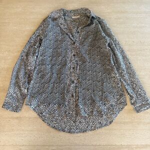 Equipment Femme signature slim fit button down top size small